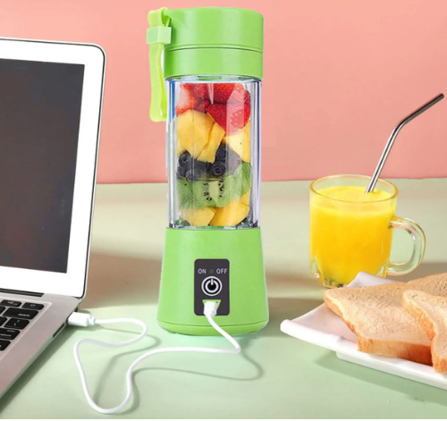 Juicer Portable Outdoor Juicing Cup Home Mini Cordless Crushed Ice Machine USB Charging Fruit Vegetable Blender (Random Color)